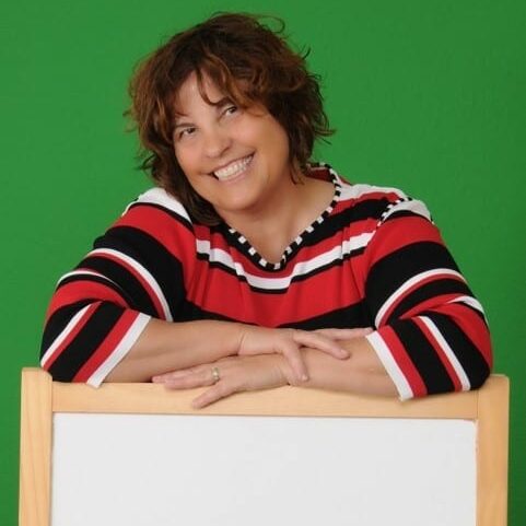 A blue linkedin logo in the middle of a green background.